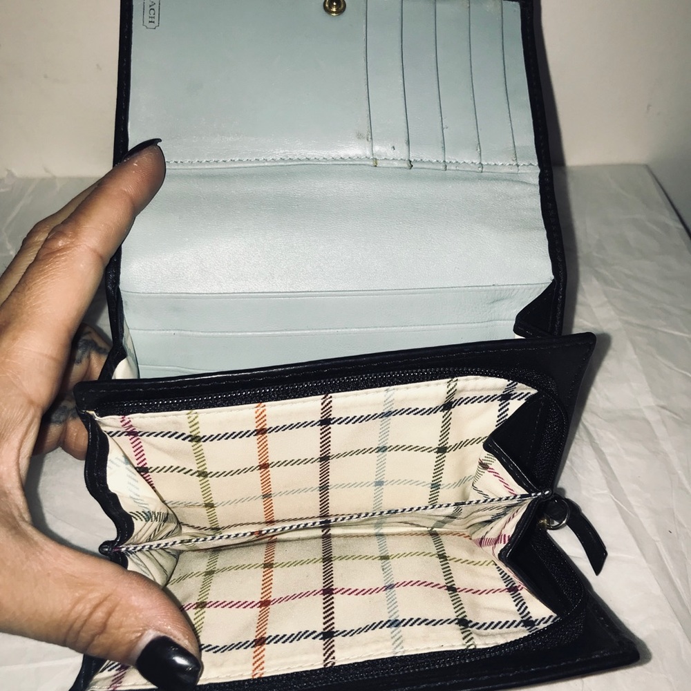 💯% Authentic Coach Black Wallet - Picture 3 of 8